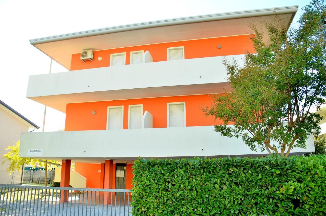 Condominio Hermann Bibione Eksteriør billede
